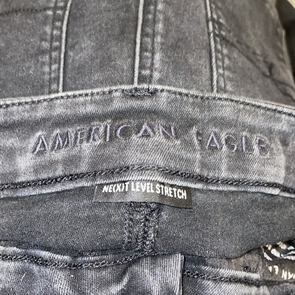 American Eagle Curvy Hi-Rise Black Distressed Jeggings.  Black. Size 10 - Picture 2 of 12